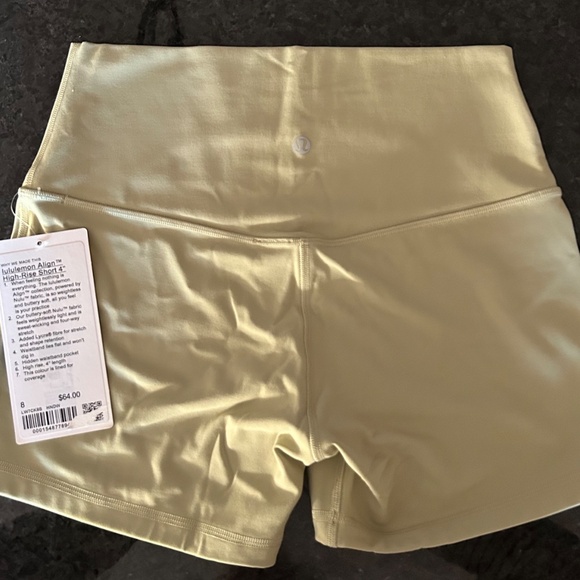 Lululemon high rise Align shorts sz 8 - Picture 2 of 3